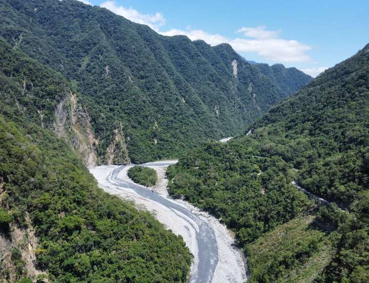 Hsinwulu River: Looking into Metamorphics
